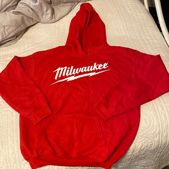 Brand new red youth Milwaukee pull over hoodie - Picture 1 of 3
